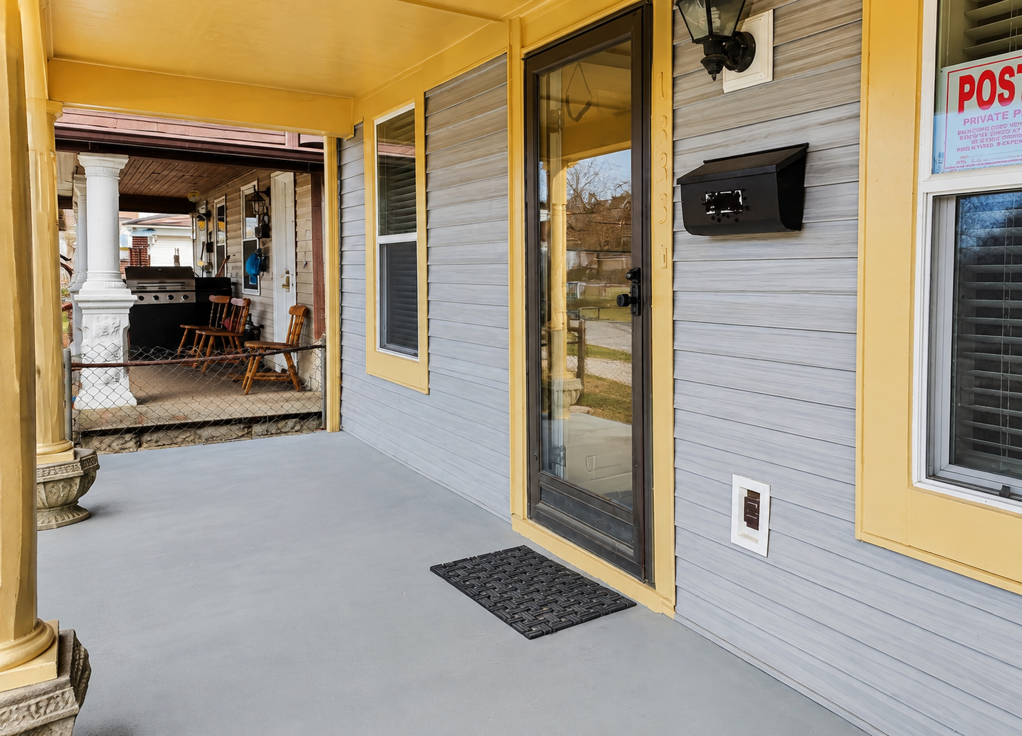 Front porch and entry of Kappes St Home